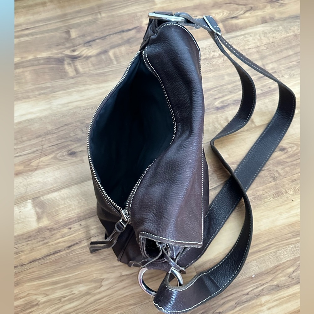 Brown Leather Roots Purse / Messenger Bag. - Picture 3 of 15